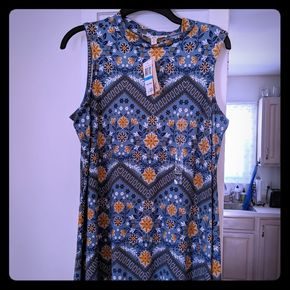 Floral patterned body con sun dress